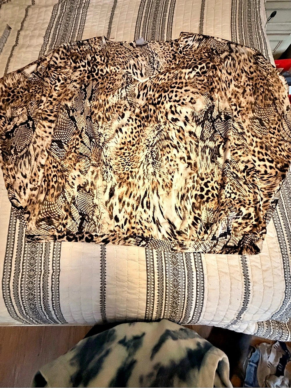 Chico's Animal Print blouse Size 2 Like New